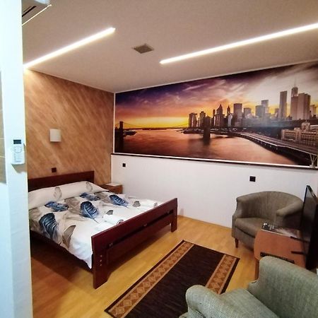 Fun Rooms Sobe Prenociste Borca Bagian luar foto