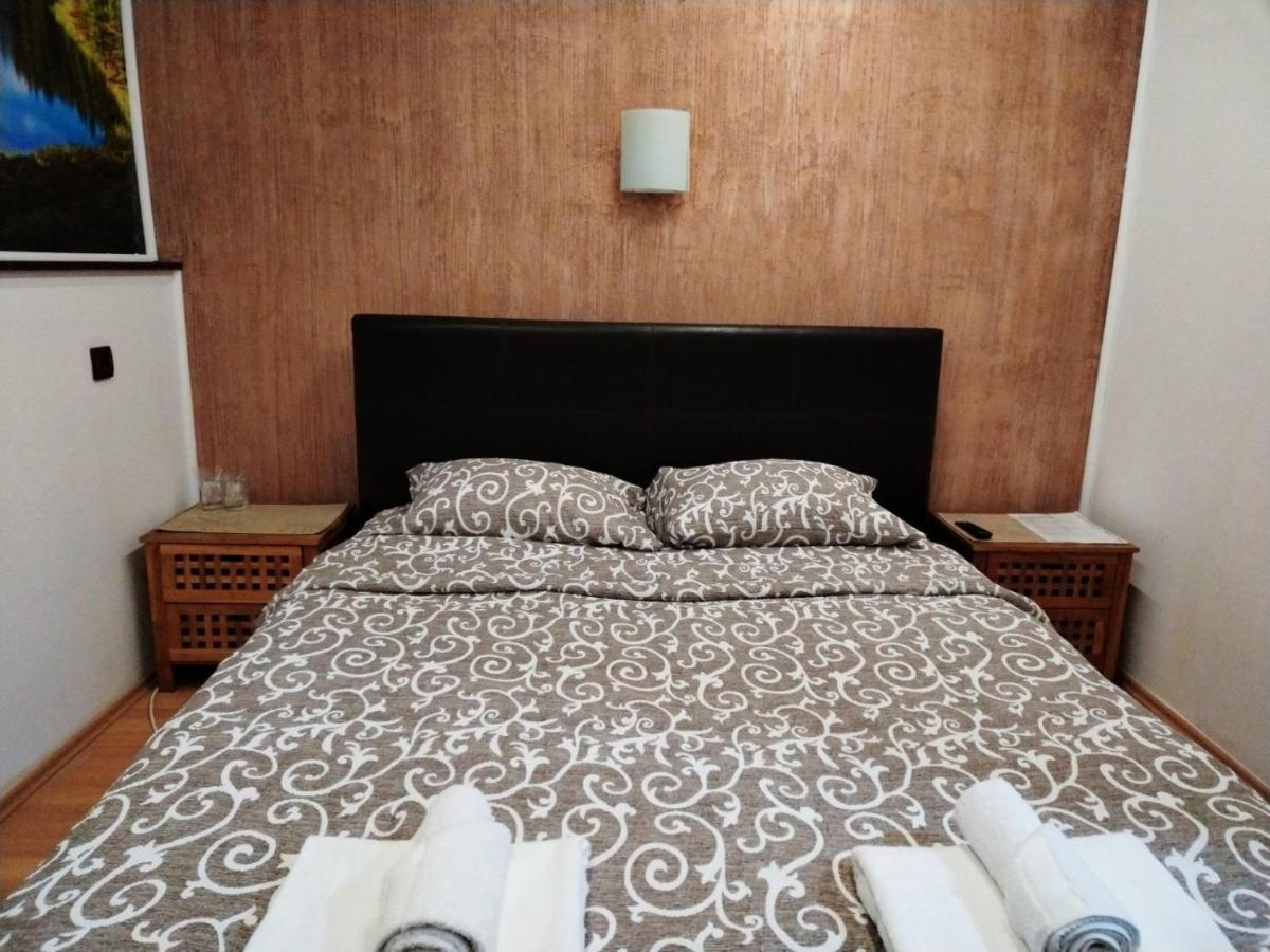 Fun Rooms Sobe Prenociste Borca Bagian luar foto