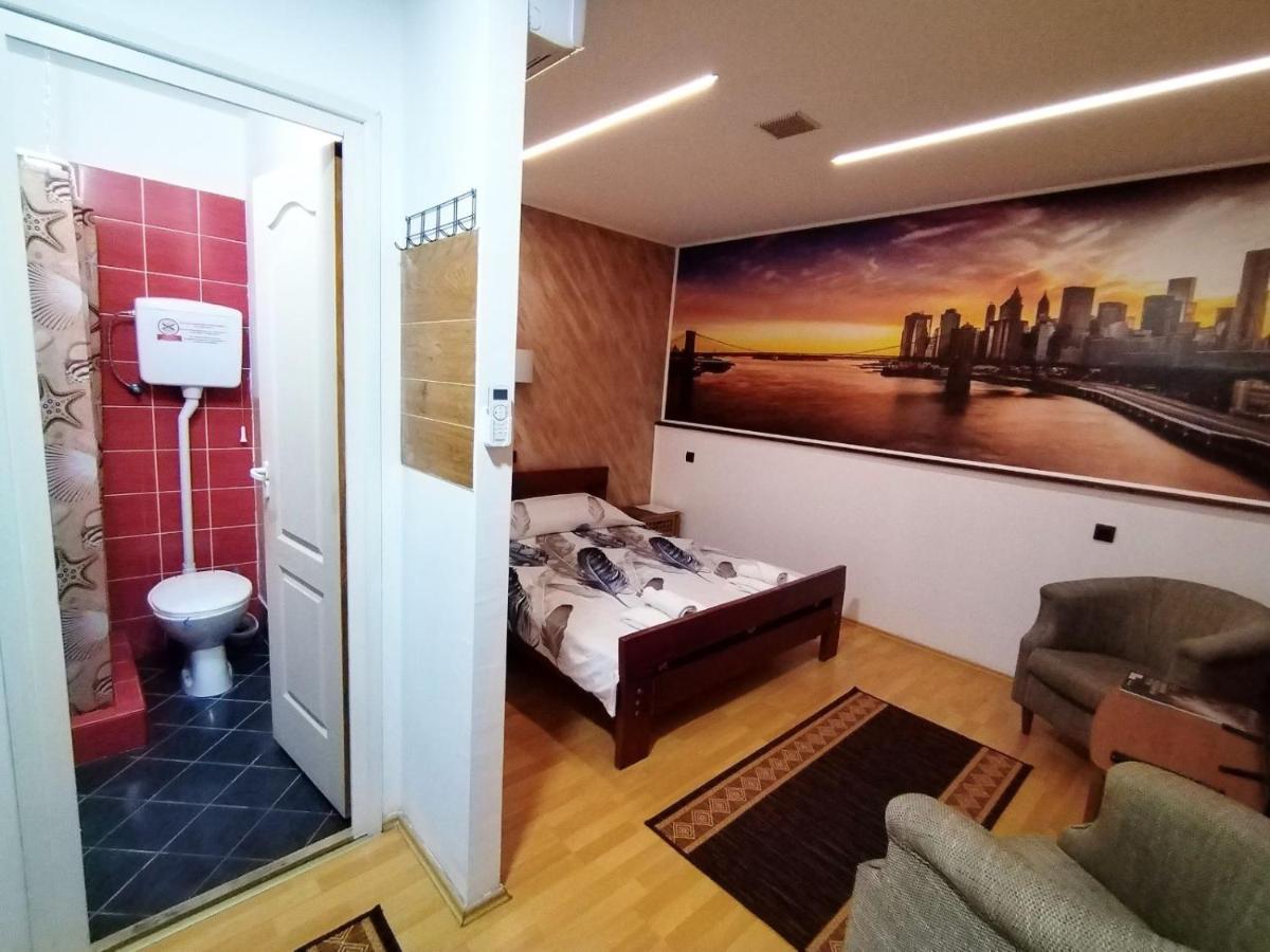 Fun Rooms Sobe Prenociste Borca Bagian luar foto