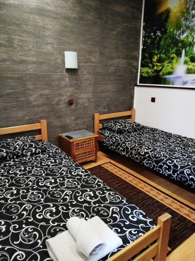 Fun Rooms Sobe Prenociste Borca Bagian luar foto