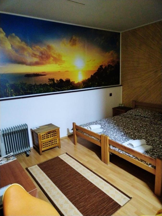 Fun Rooms Sobe Prenociste Borca Bagian luar foto