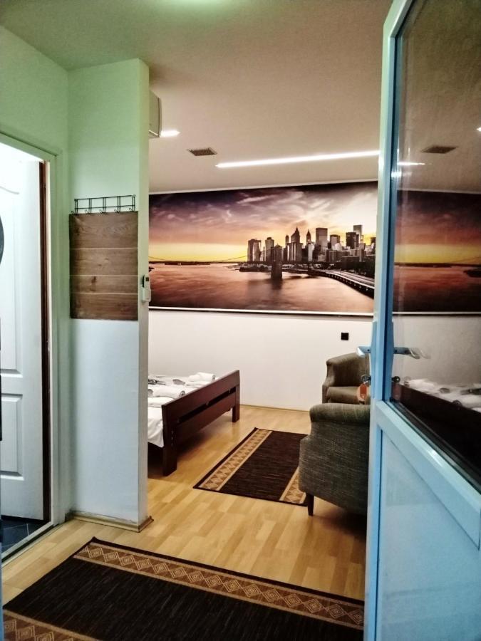 Fun Rooms Sobe Prenociste Borca Bagian luar foto