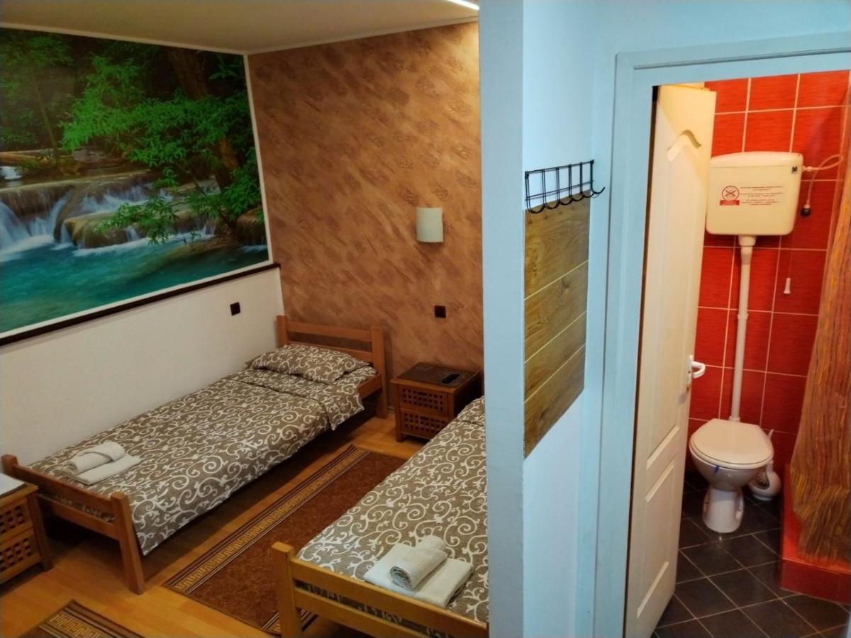 Fun Rooms Sobe Prenociste Borca Bagian luar foto